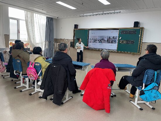 介紹班級課程開展情況.jpg